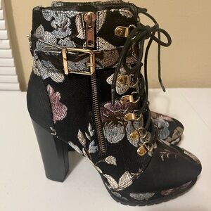 Floral Lace-Up Ankle Boots - Black and Gold
